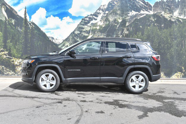 Used 2022 Jeep Compass Latitude w/ Convenience Group AWD/4WD image 7