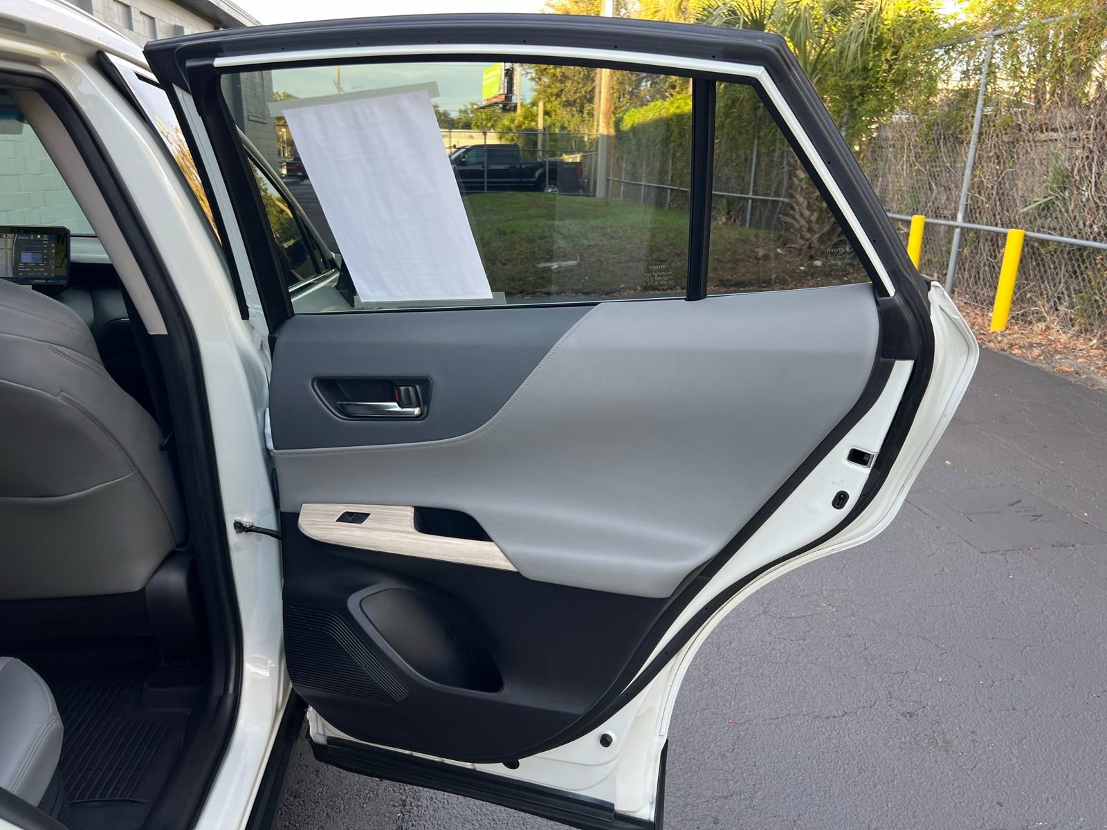 Used 2021 Toyota Venza Limited image 42