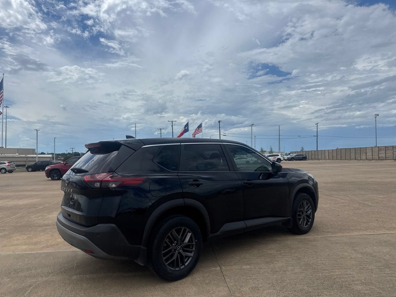 Used 2023 Nissan Rogue S FWD image 21