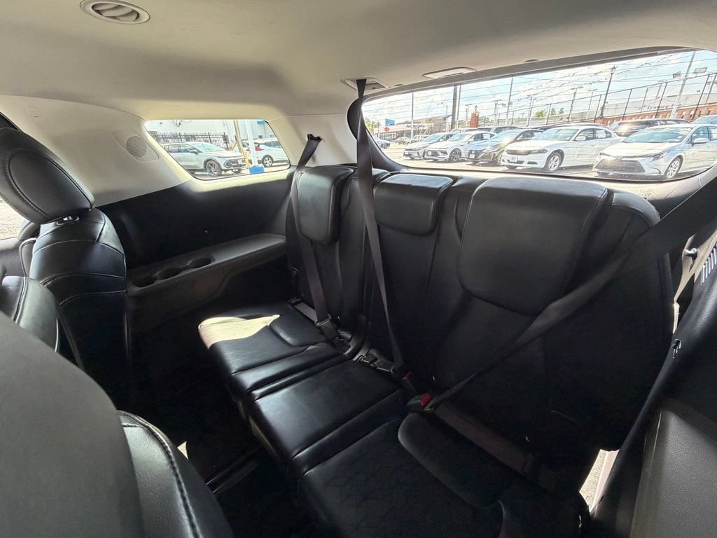 Used 2025 Kia Carnival FWD image 22