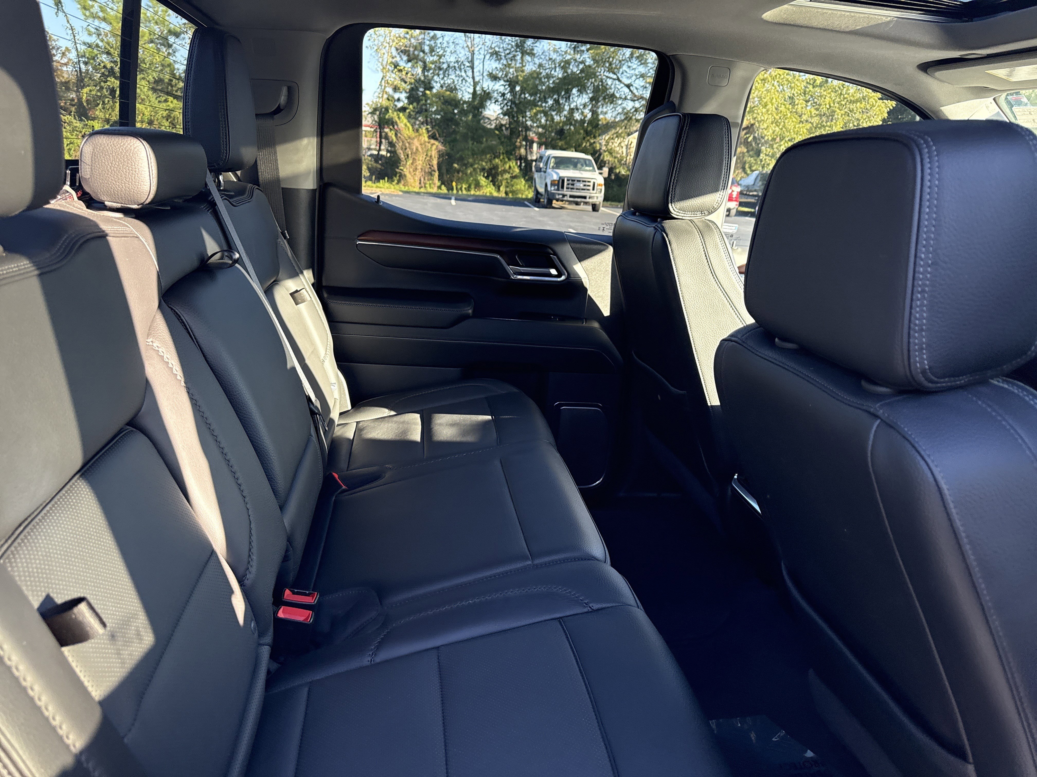 Used 2024 GMC Sierra 1500 Denali w/ Technology Package image 32