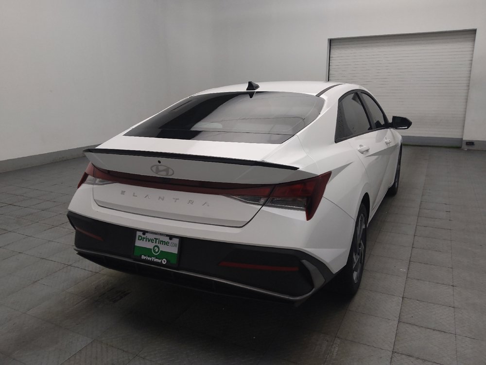 Used 2025 Hyundai Elantra Sport FWD image 9