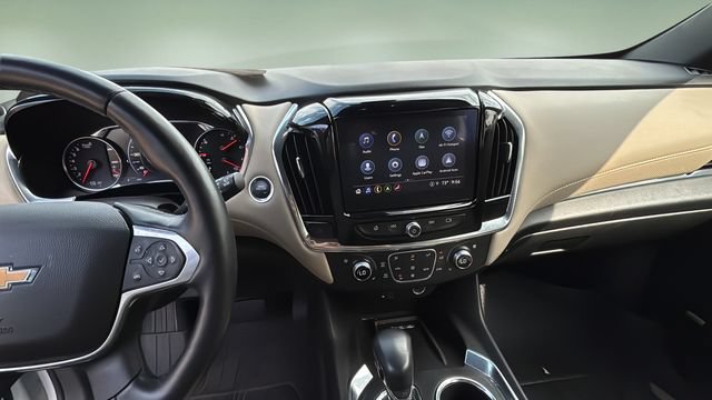 Used 2022 Chevrolet Traverse Premier FWD image 11