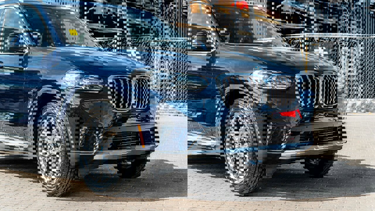 Used 2023 BMW X3 xDrive30i w/ Premium Package image 7