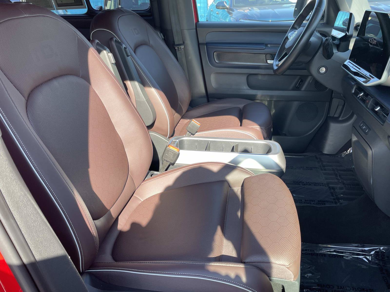 Certified 2025 Volkswagen ID. Buzz Pro S Plus AWD/4WD image 27