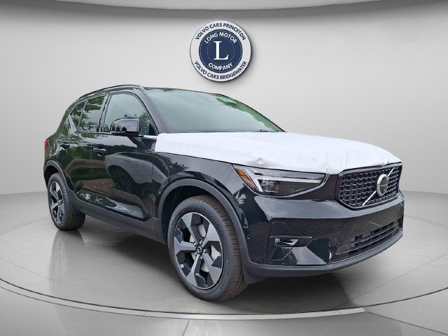 New 2026 Volvo XC40 B5 Plus w/ Protection Package Premier AWD/4WD image 2
