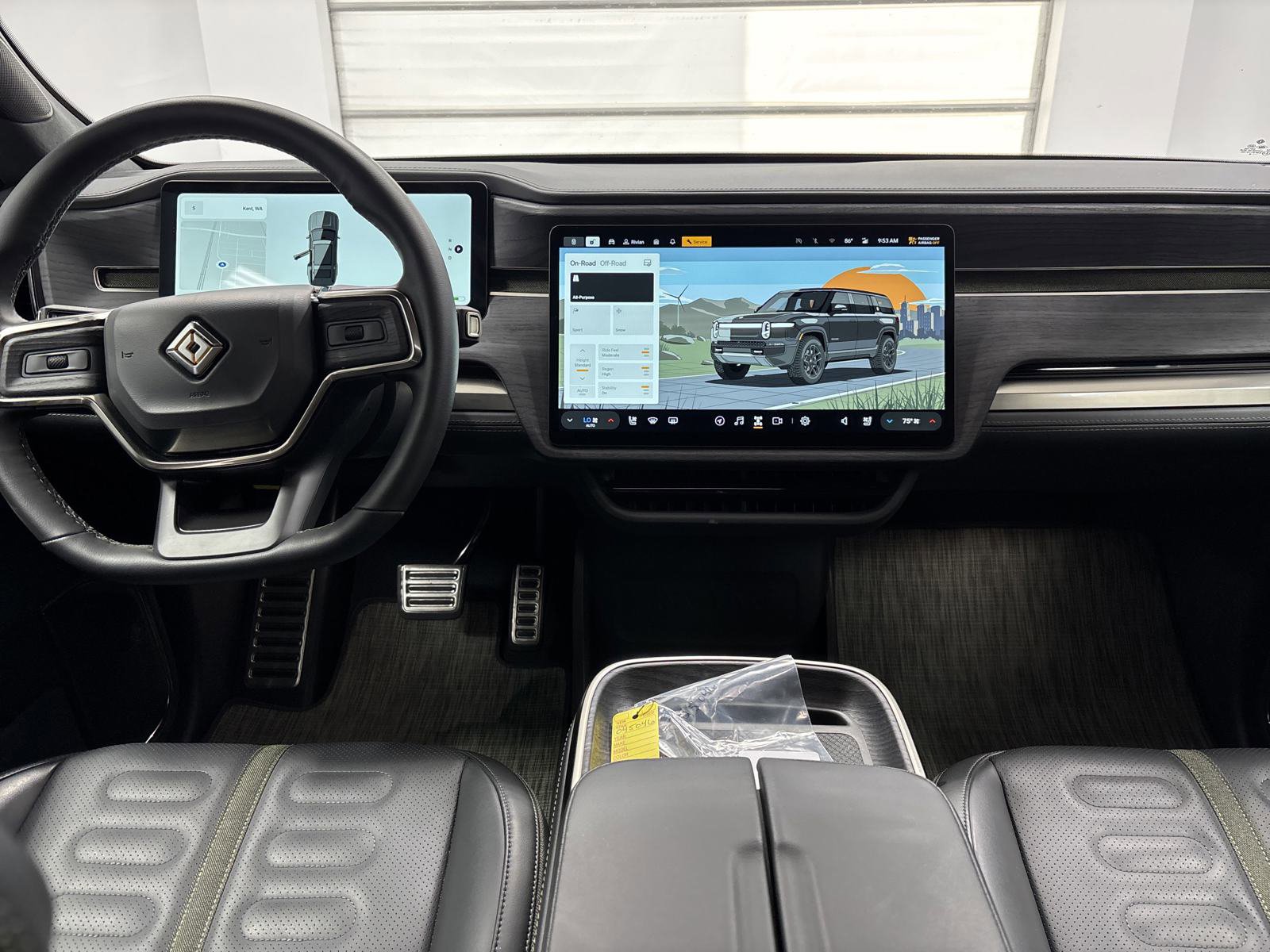 Used 2024 Rivian R1S Adventure image 21