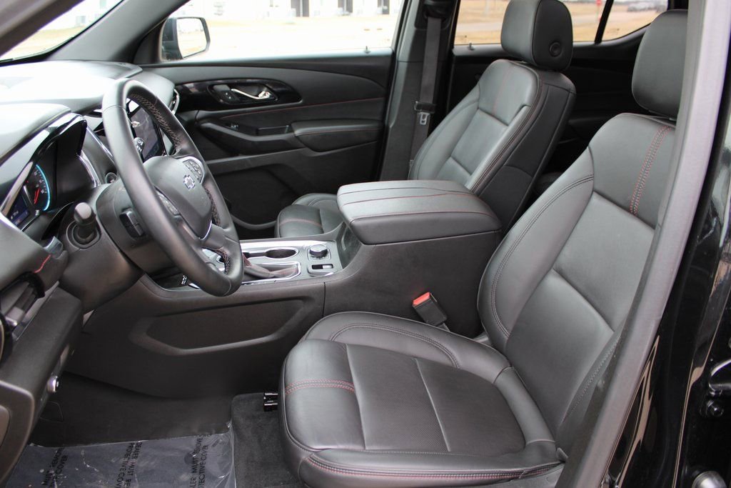Used 2023 Chevrolet Traverse RS image 6