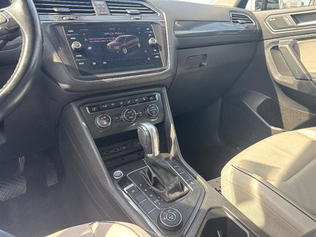 Used 2019 Volkswagen Tiguan SEL Premium w/ 3rd Row Seat Package image 12