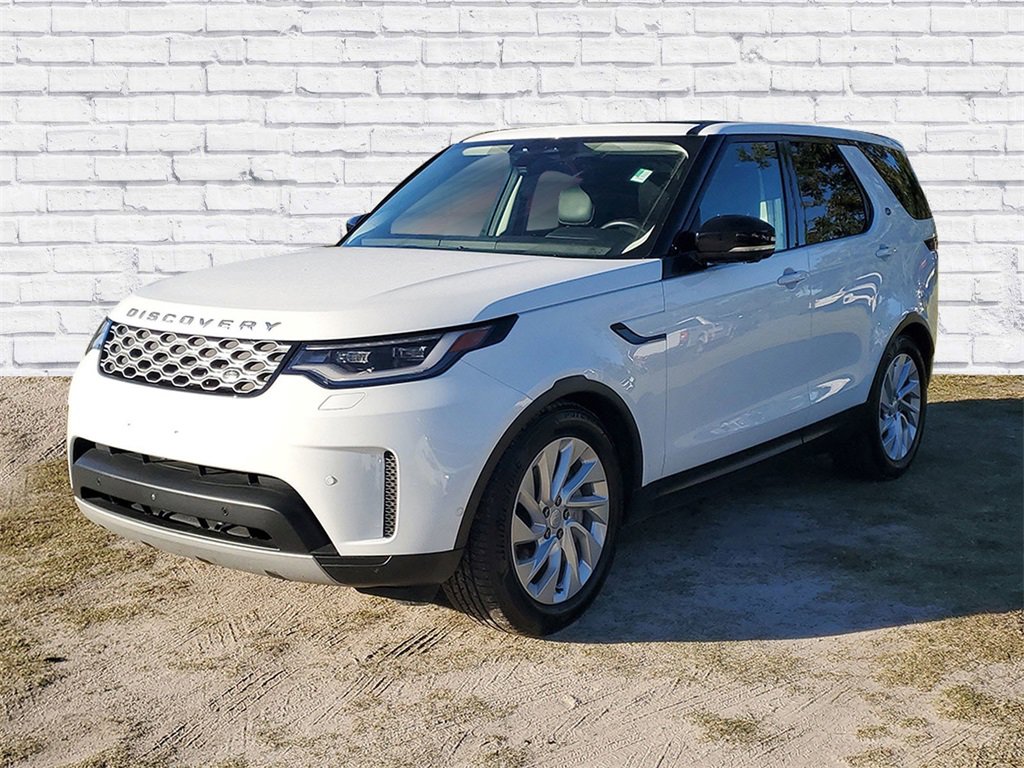 Used 2024 Land Rover Discovery S image 4