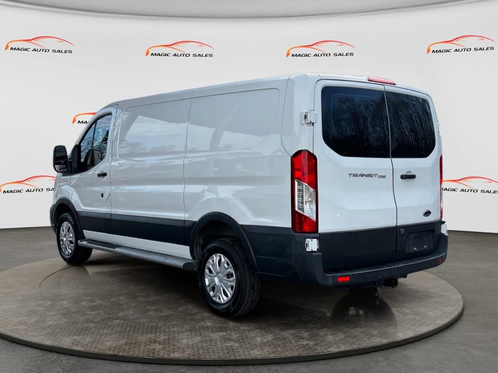 Used 2021 Ford Transit 250 Low Roof w/ Exterior Upgrade Package RWD image 8