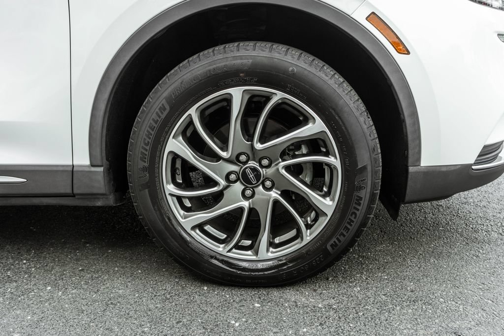Used 2022 Lincoln Corsair AWD w/ Equipment Group 101A image 5