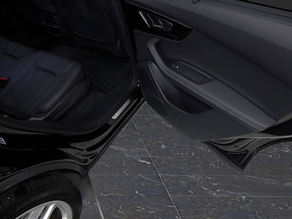 Used 2025 Audi Q7 3.0T Premium Plus image 38