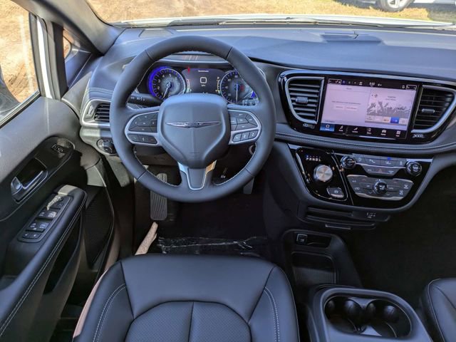 New 2026 Chrysler Pacifica Select FWD image 17