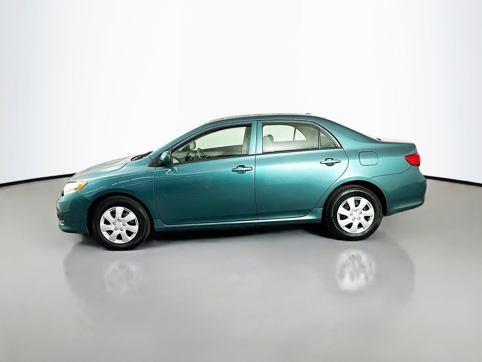 Used 2010 Toyota Corolla LE image 5