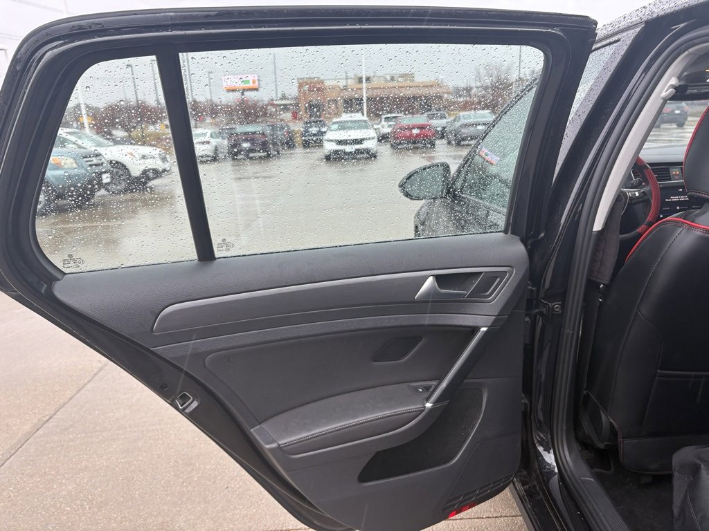 Used 2019 Volkswagen Golf SE w/ Driver Assistance Package image 31