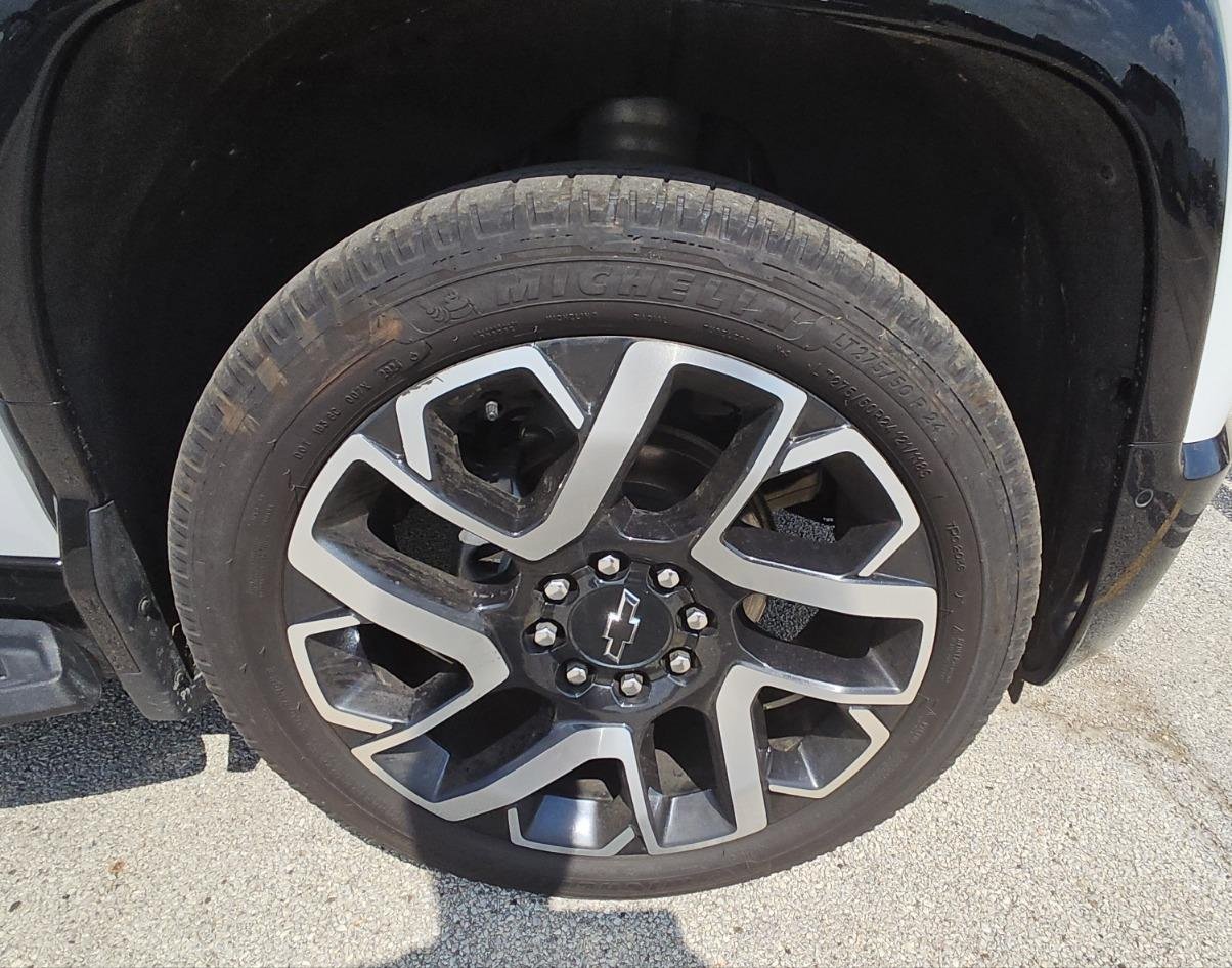 Used 2024 Chevrolet Silverado EV RST AWD/4WD image 23