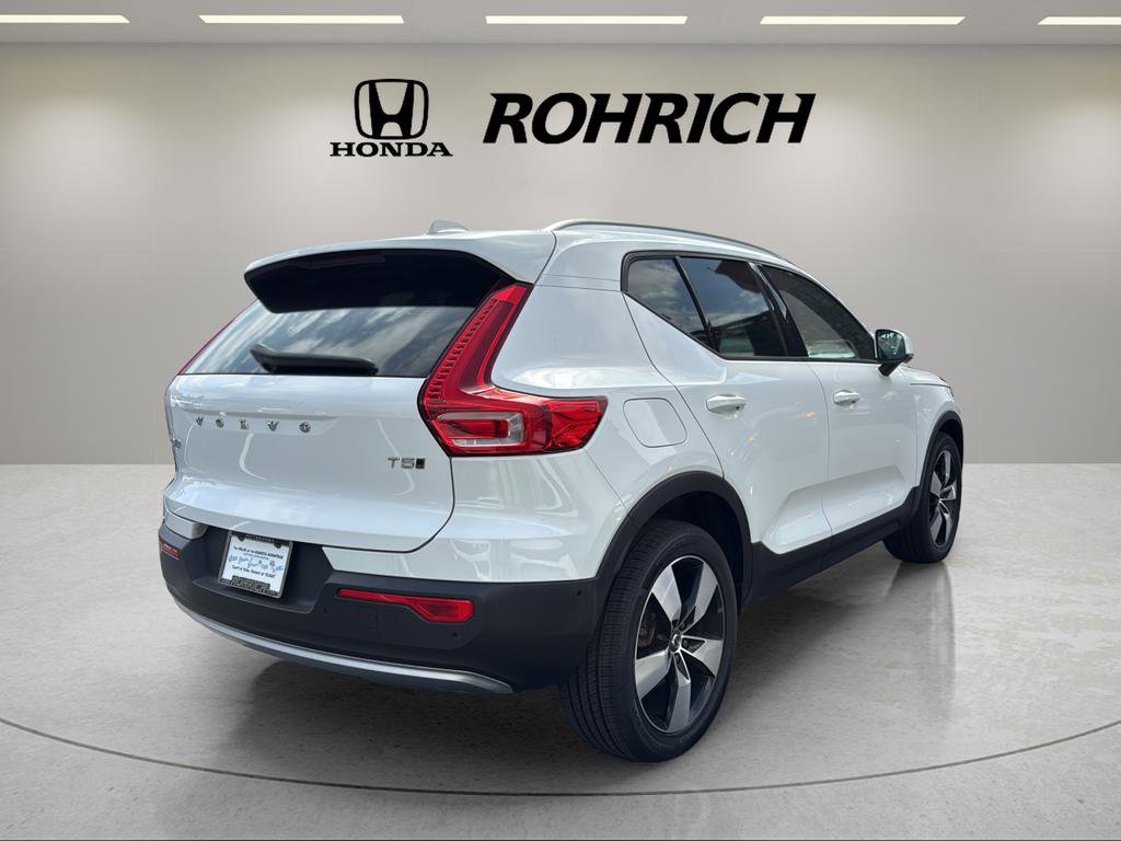 Used 2019 Volvo XC40 T5 Momentum image 6