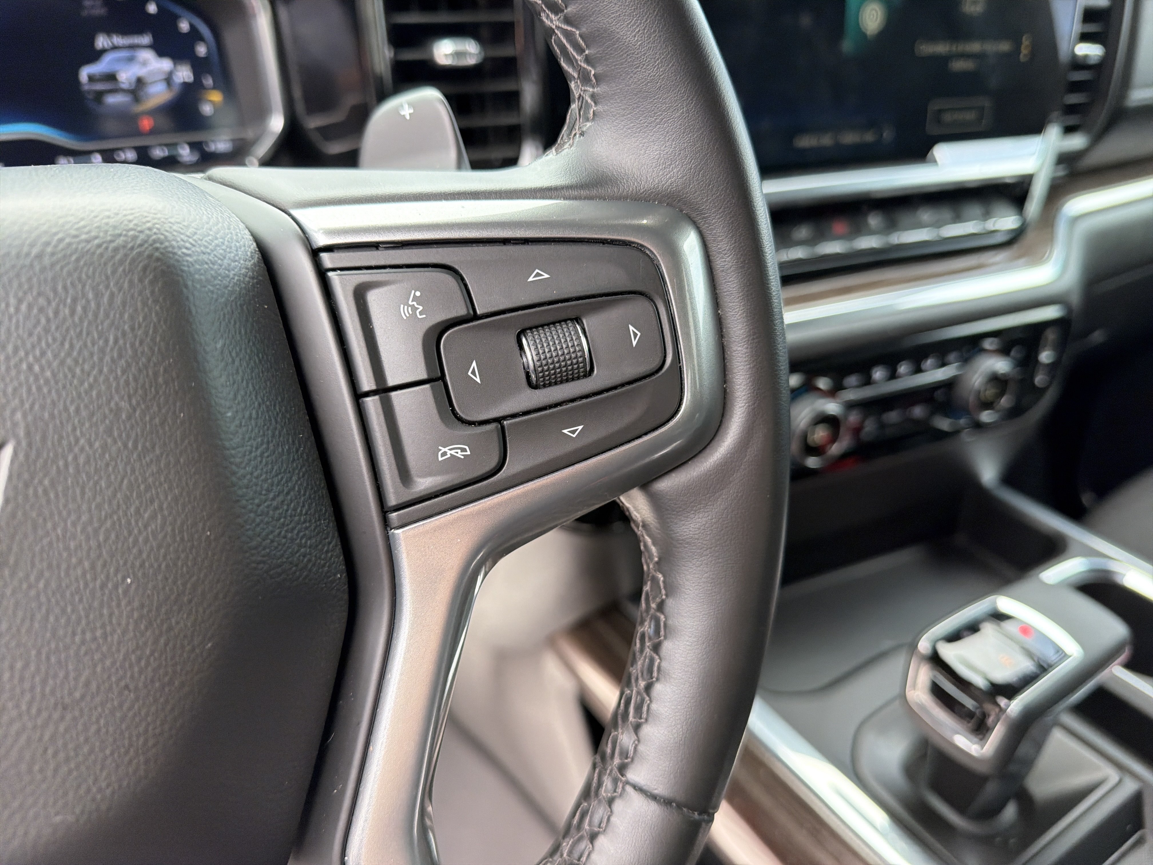 Used 2024 Chevrolet Silverado 1500 LT Trail Boss w/ Convenience Package II AWD/4WD image 20
