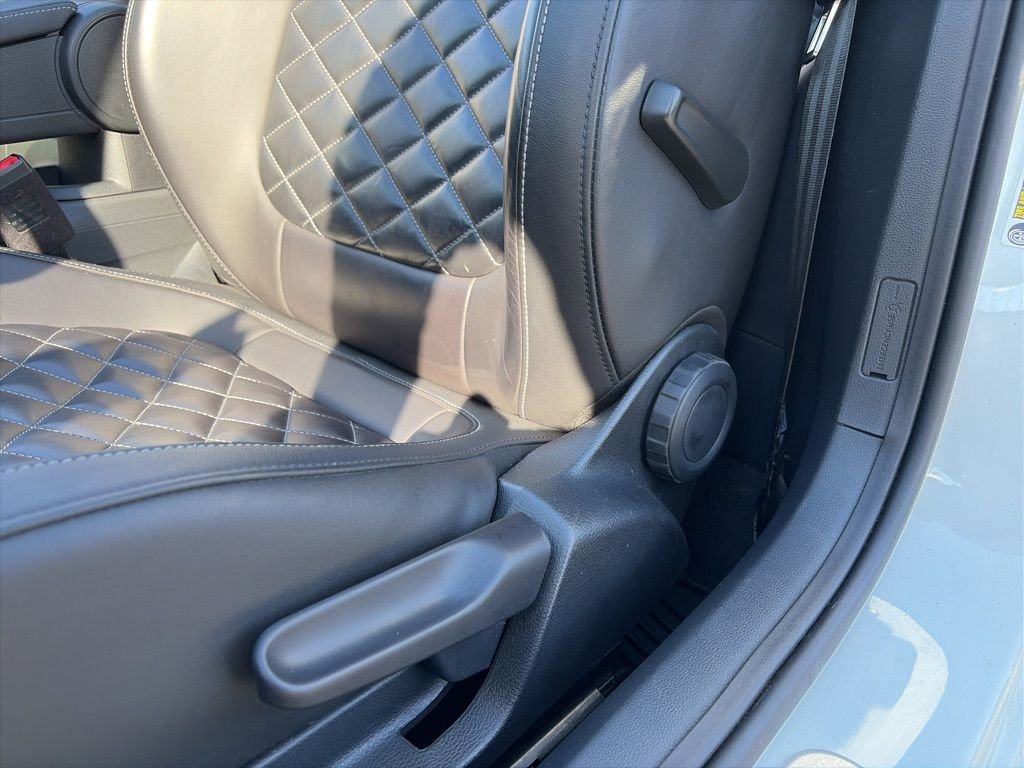 Used 2019 Volkswagen Beetle 2.0T Final Edition SEL FWD image 10
