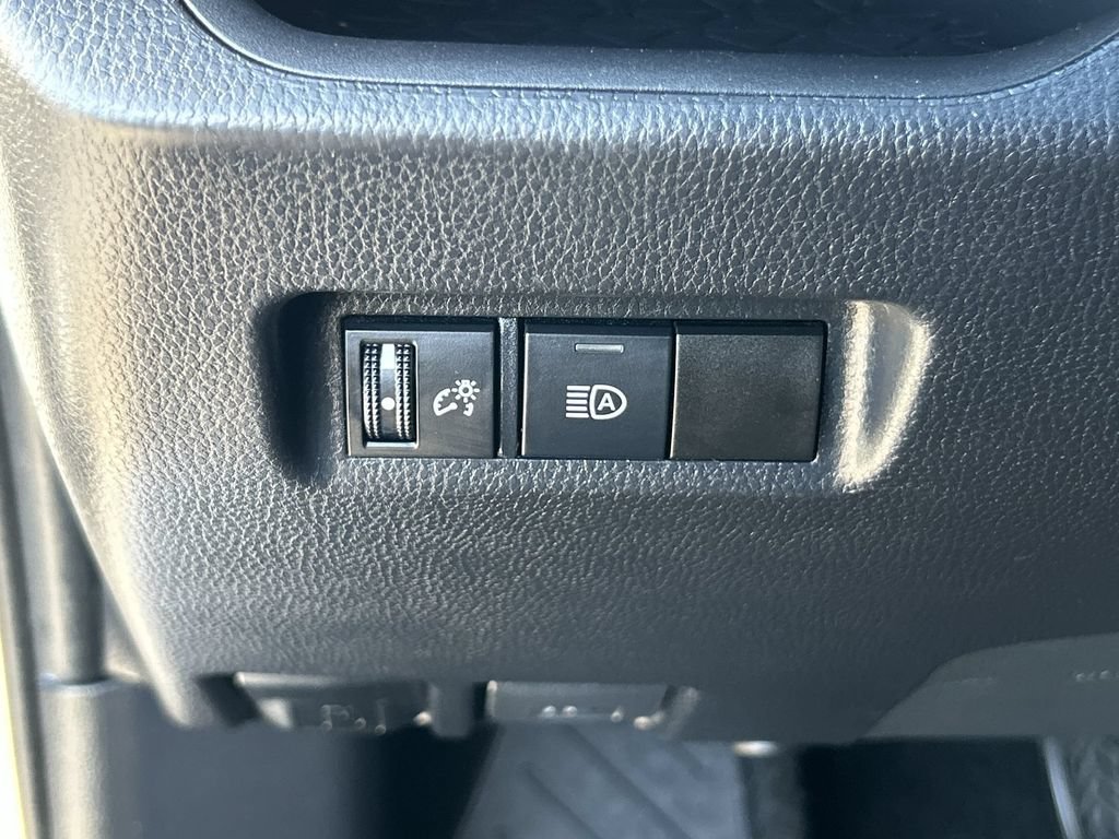 Used 2021 Toyota RAV4 LE w/ Carpet Mat Package (TMS) FWD image 18