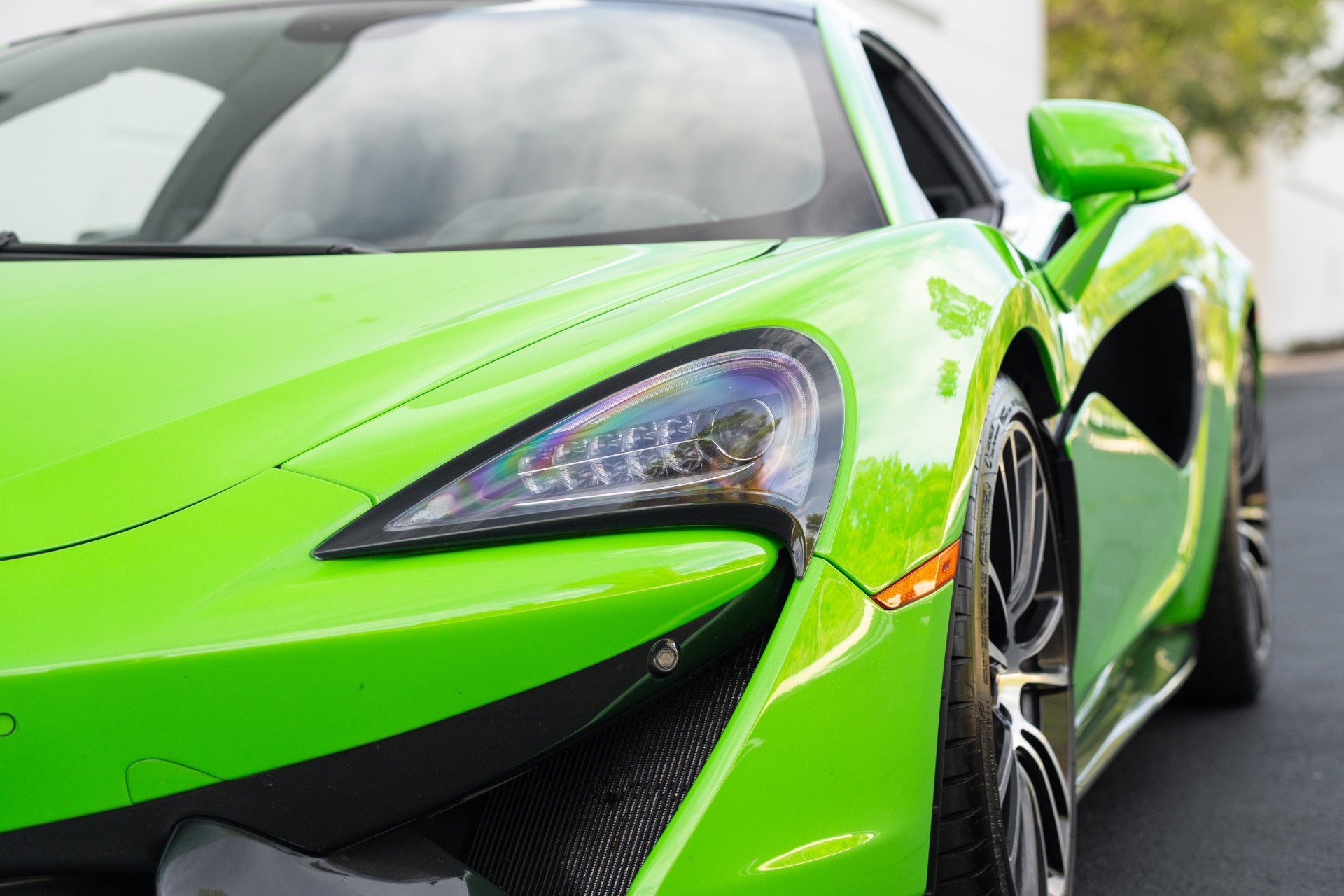 Used 2018 McLaren 570S Spider RWD image 26