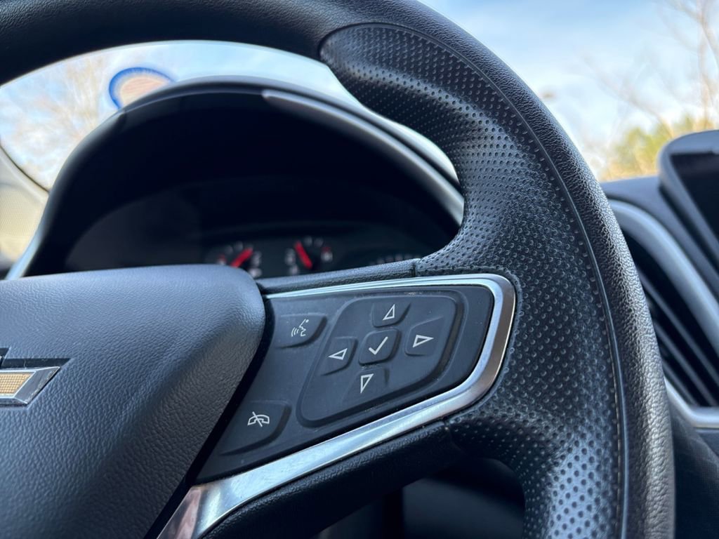 Used 2023 Chevrolet Malibu LT image 18