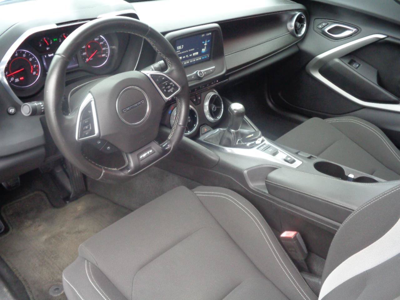 Used 2017 Chevrolet Camaro LT RWD image 5