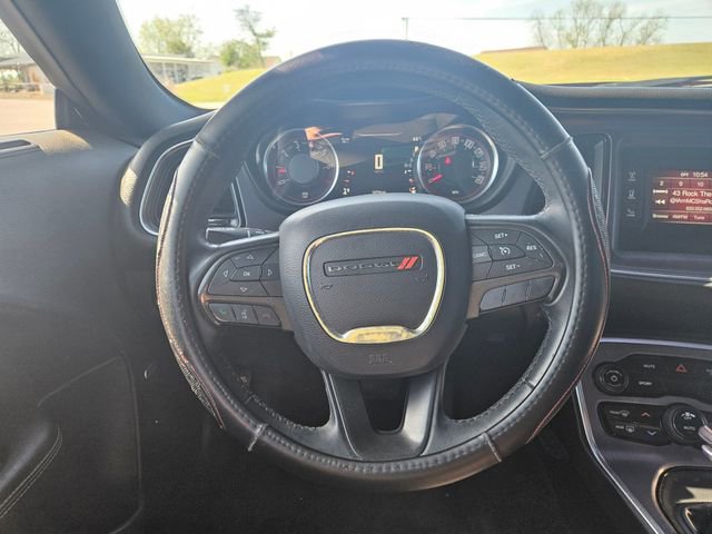 Used 2017 Dodge Challenger SXT image 14