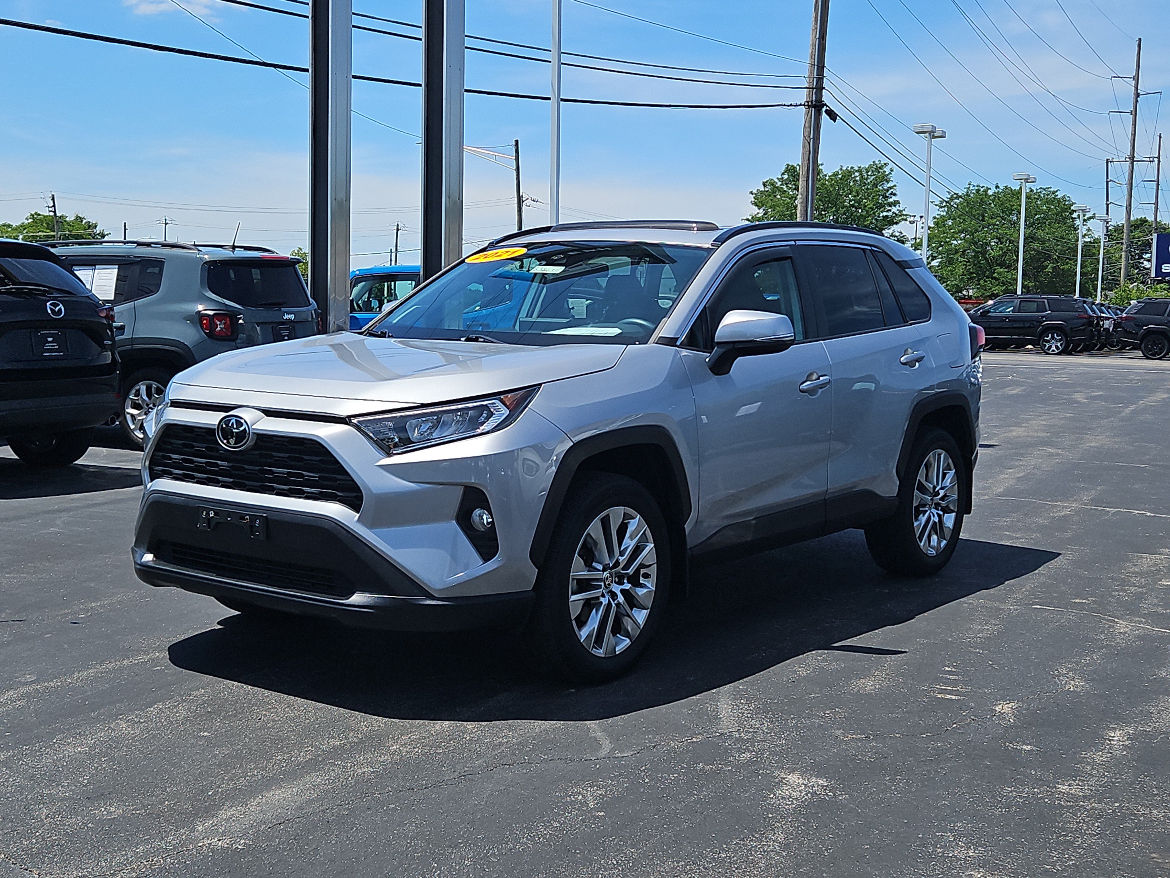 Used 2021 Toyota RAV4 XLE Premium AWD/4WD image 29