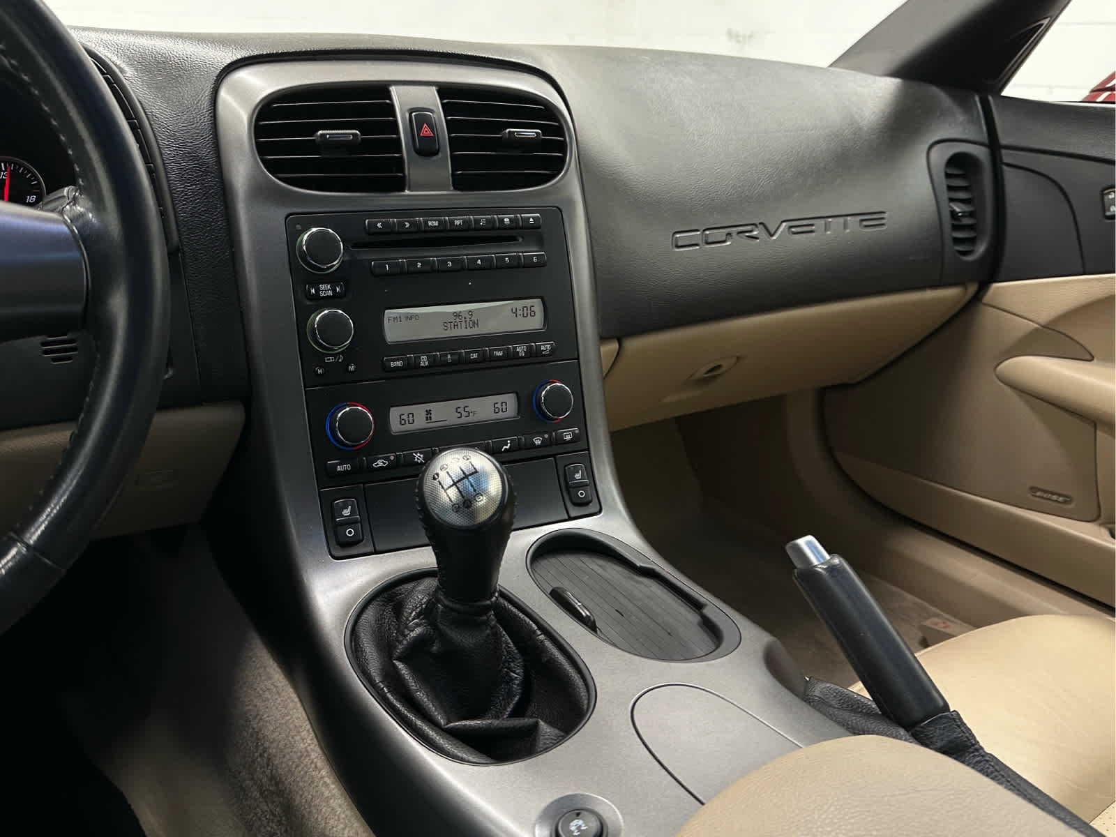 Used 2006 Chevrolet Corvette Coupe w/ Preferred Equipment Group RWD image 22