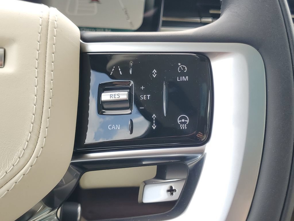New 2026 Land Rover Range Rover Long Wheelbase SE AWD/4WD image 17