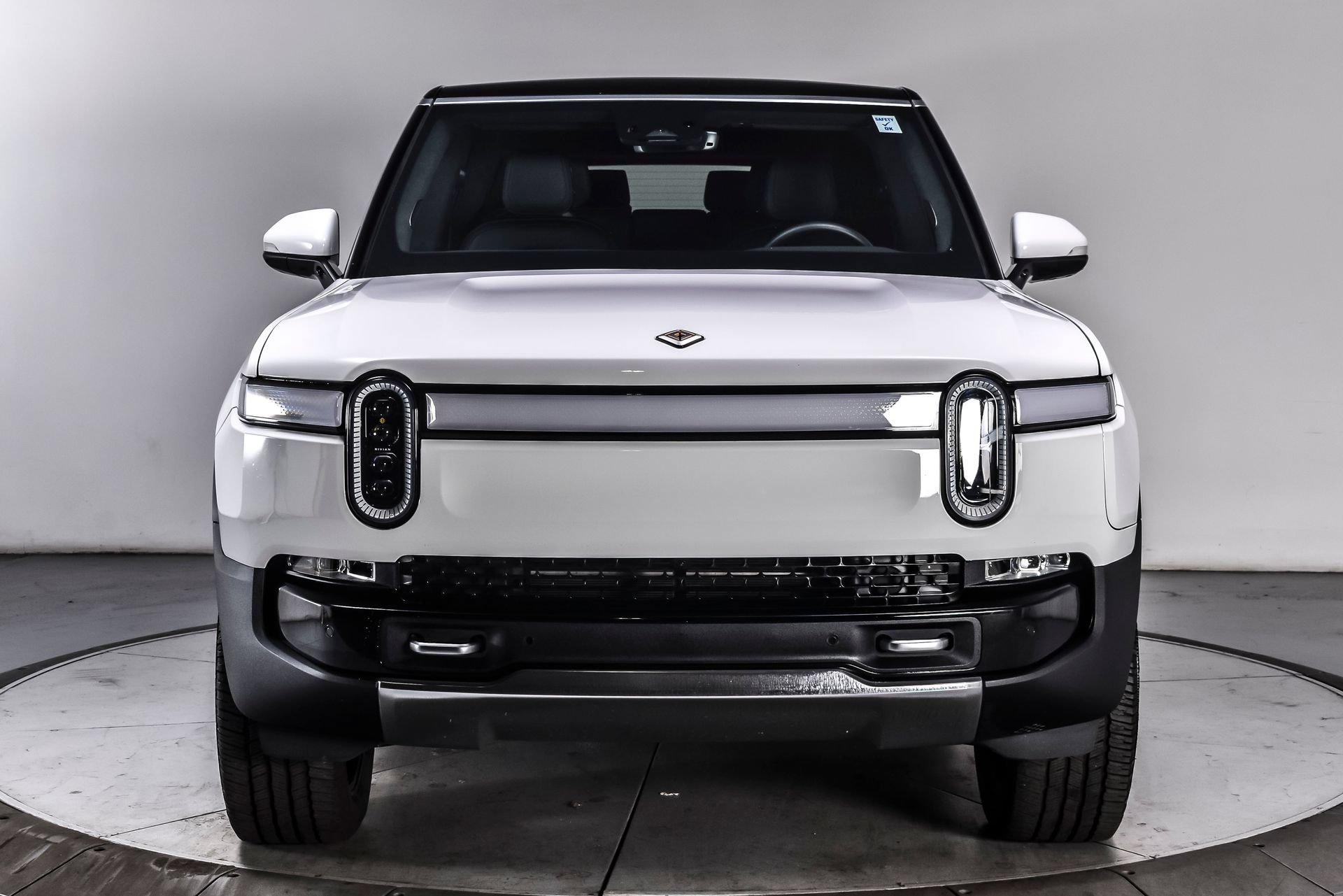 Used 2024 Rivian R1S Adventure AWD/4WD image 8