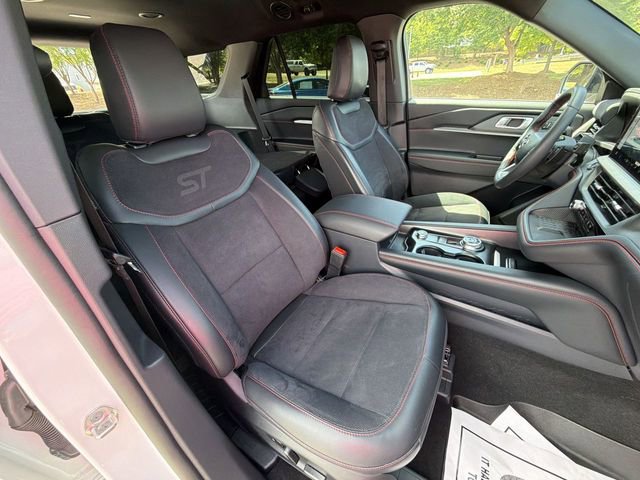 Certified 2025 Ford Explorer ST image 29