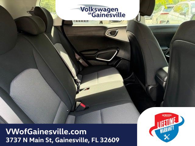 Used 2025 Kia Soul LX w/ LX Technology Package FWD image 8
