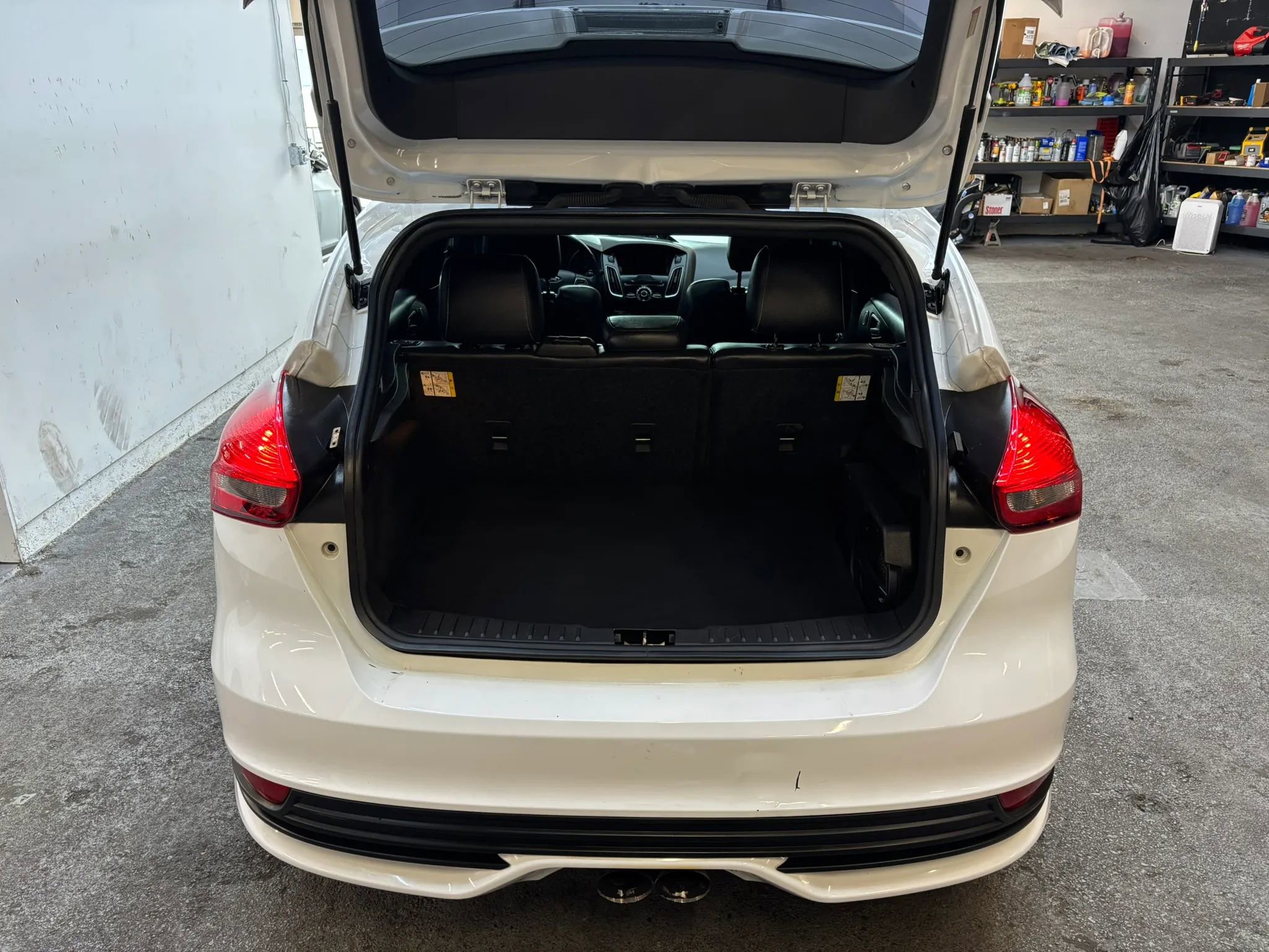 Used 2018 Ford Focus ST w/ Equipment Group 402A FWD image 25