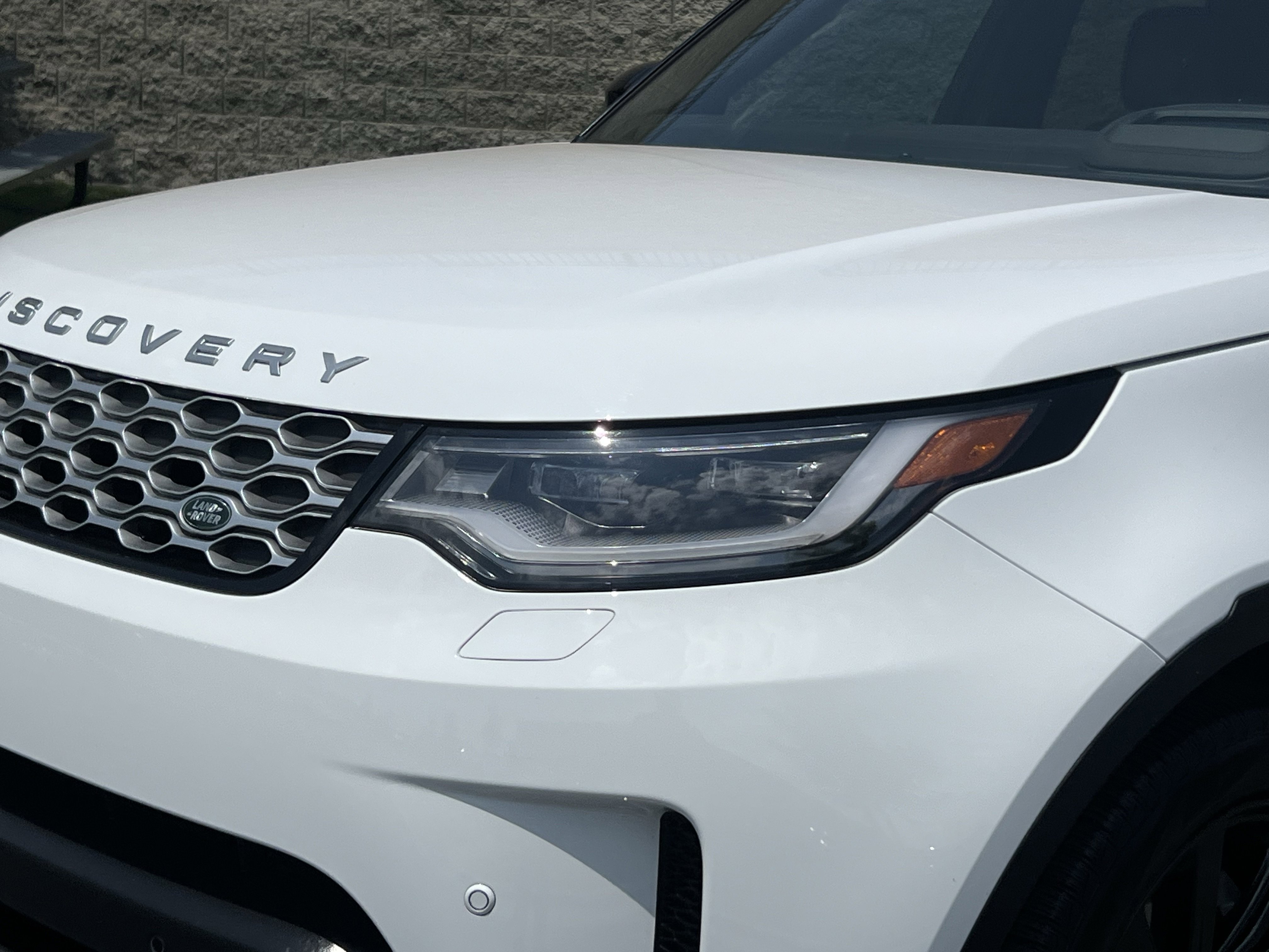 Certified 2025 Land Rover Discovery S AWD/4WD image 12