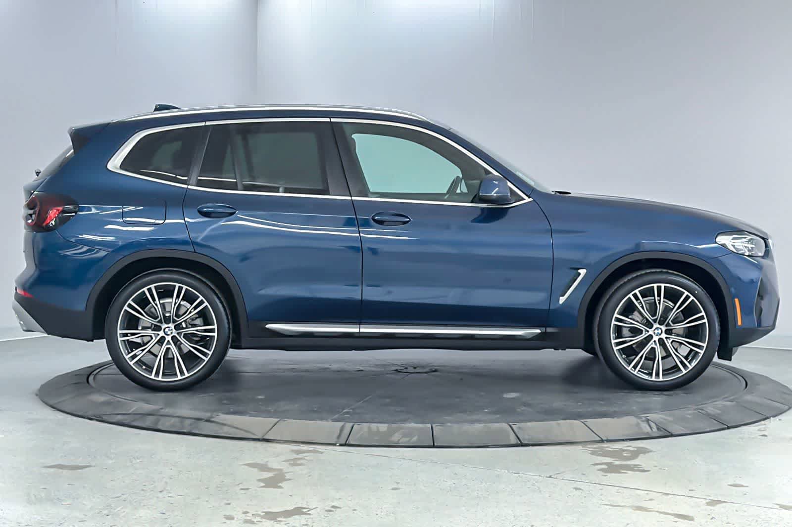 Used 2023 BMW X3 xDrive30i w/ Premium Package AWD/4WD image 8