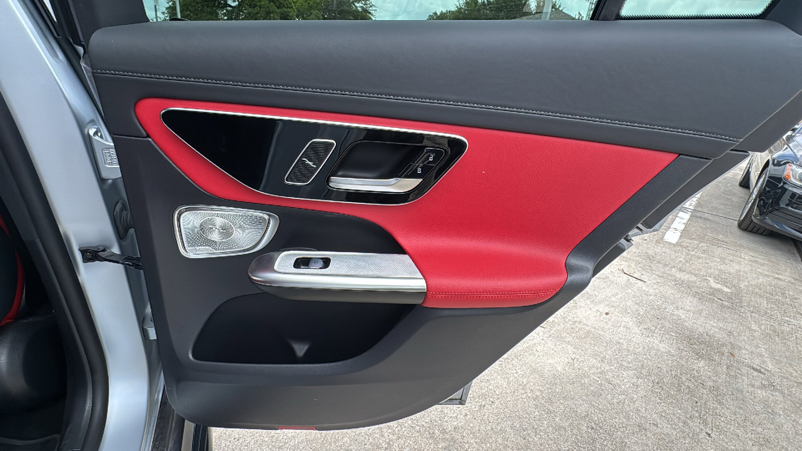 Used 2024 Mercedes-Benz GLC 43 AMG 4MATIC image 25