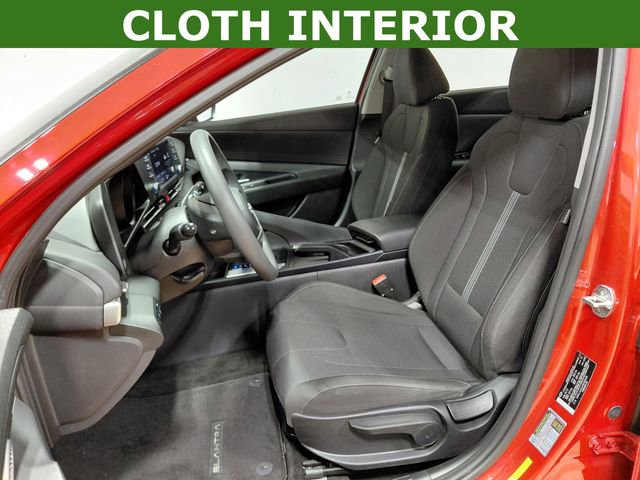 Used 2022 Hyundai Elantra SE image 3