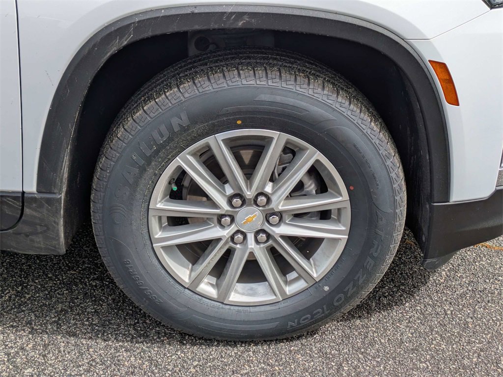 Used 2023 Chevrolet Traverse LT image 12