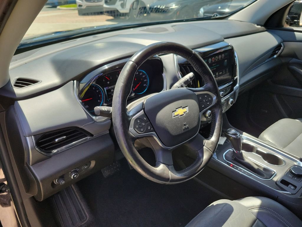 Used 2018 Chevrolet Traverse Premier w/ Driver Confidence II Package FWD image 22