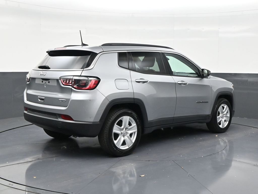 Used 2022 Jeep Compass Latitude FWD image 5