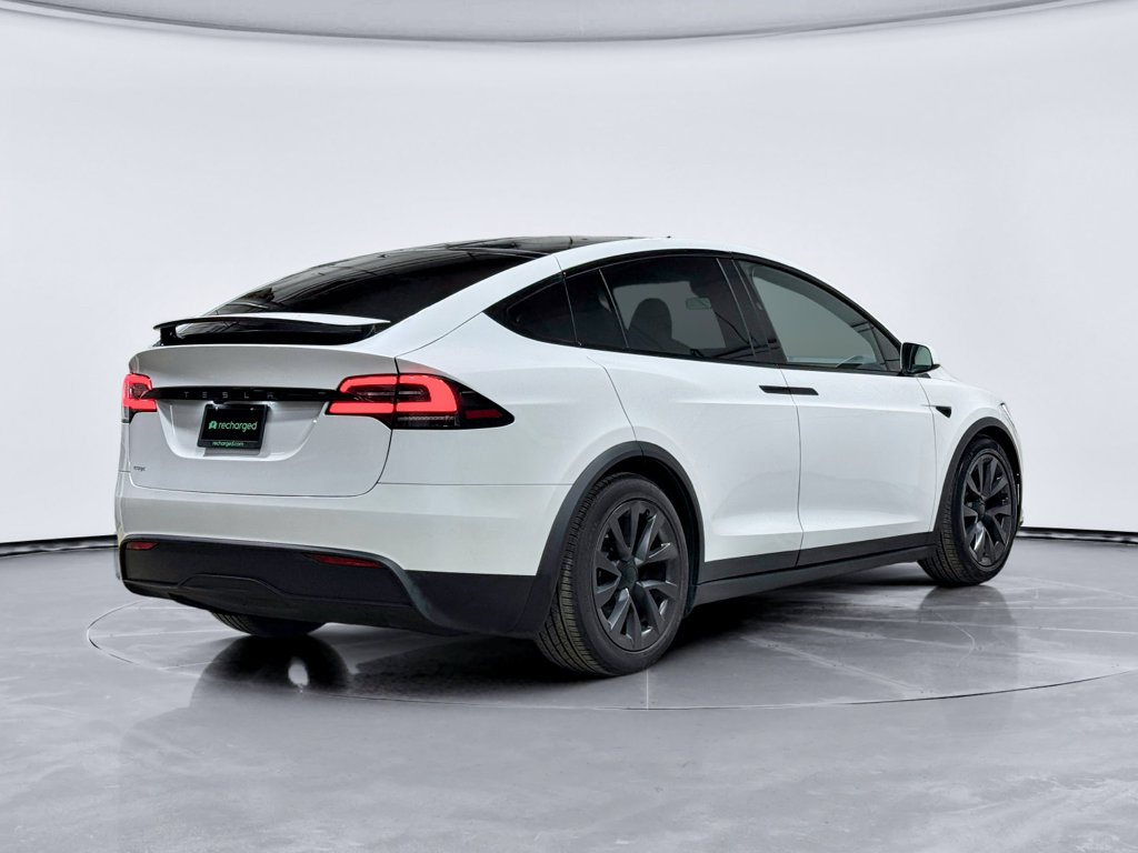 Used 2025 Tesla Model X image 3