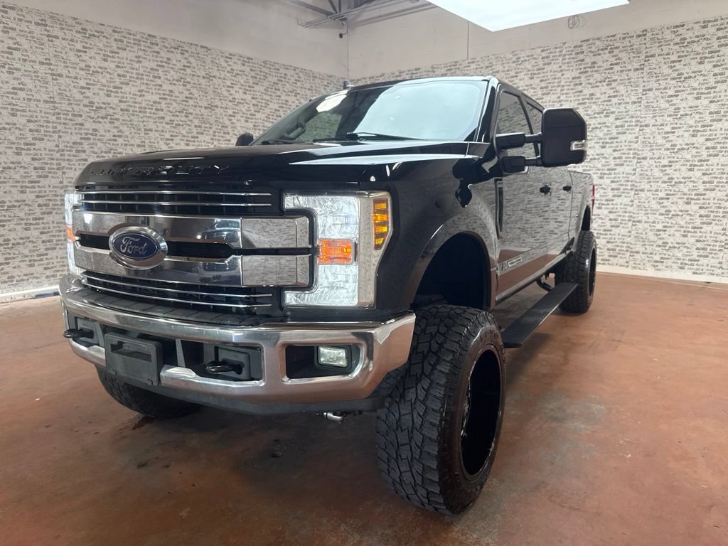 Used 2019 Ford F250 Lariat w/ Lariat Value Package AWD/4WD image 3