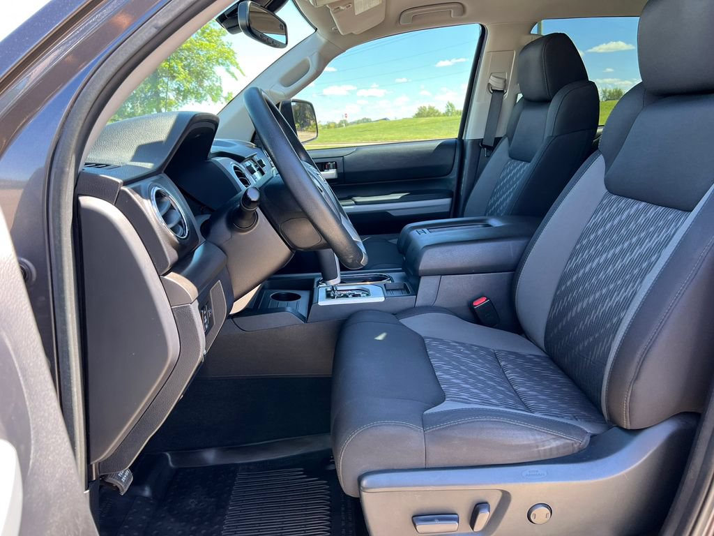 Used 2018 Toyota Tundra SR5 w/ SR5 Upgrade Package RWD image 4