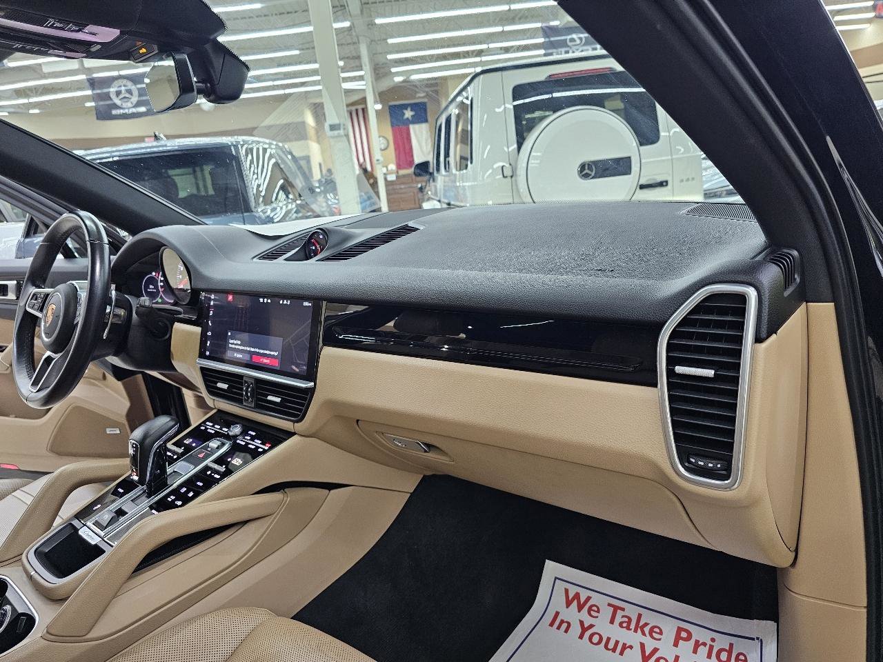 Used 2020 Porsche Cayenne AWD/4WD image 23