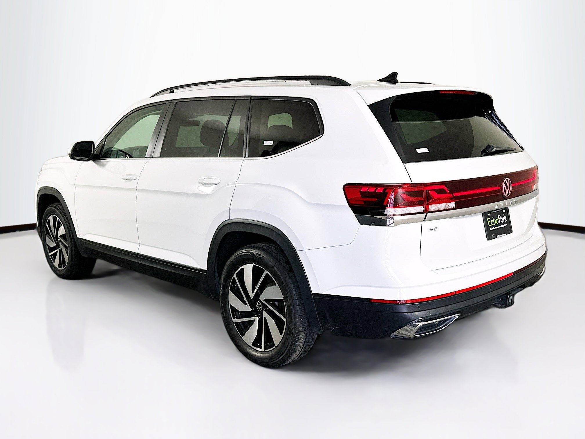 Used 2025 Volkswagen Atlas SE image 5