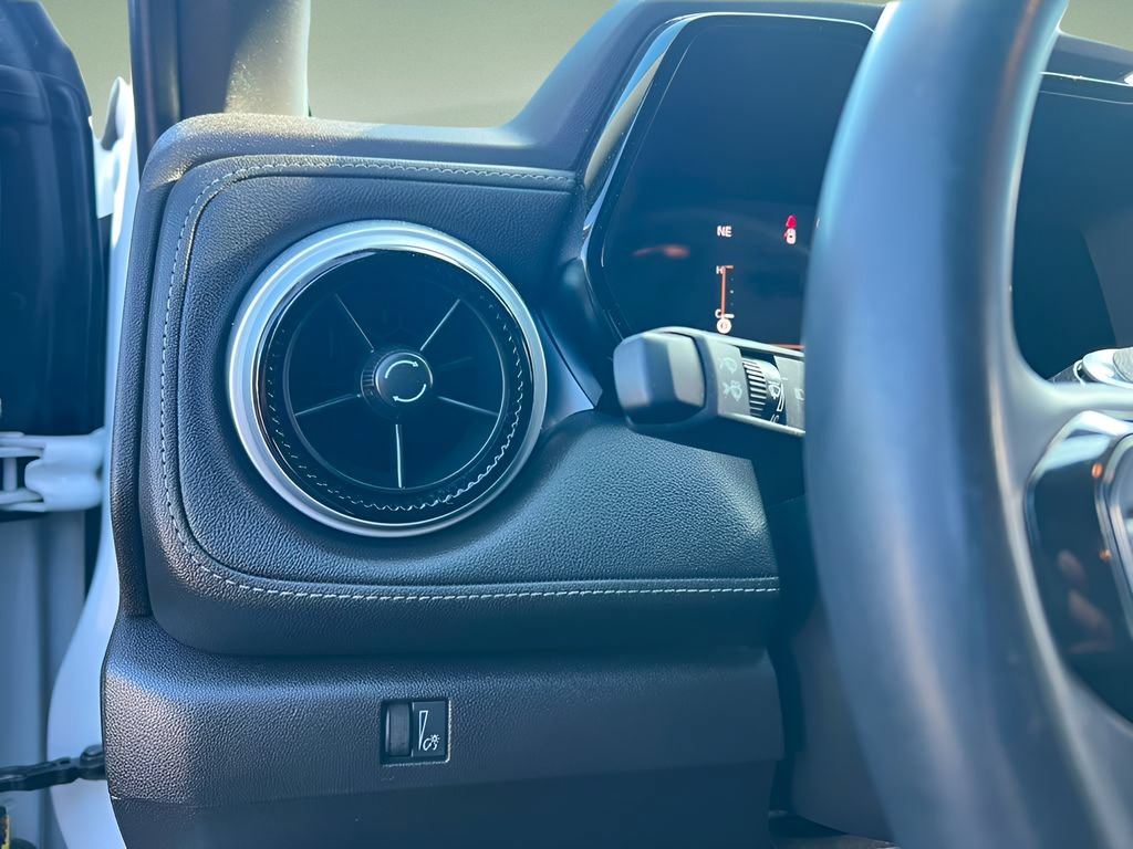 Used 2023 Chevrolet Colorado LT RWD image 11