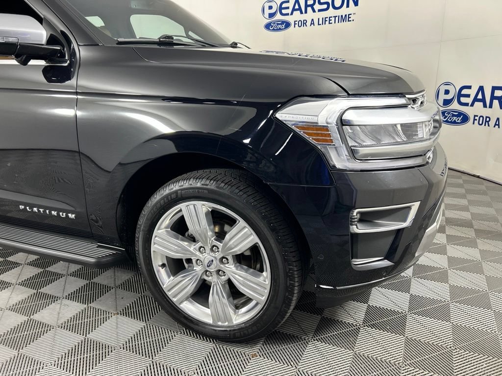 Used 2022 Ford Expedition Max Platinum AWD/4WD image 4